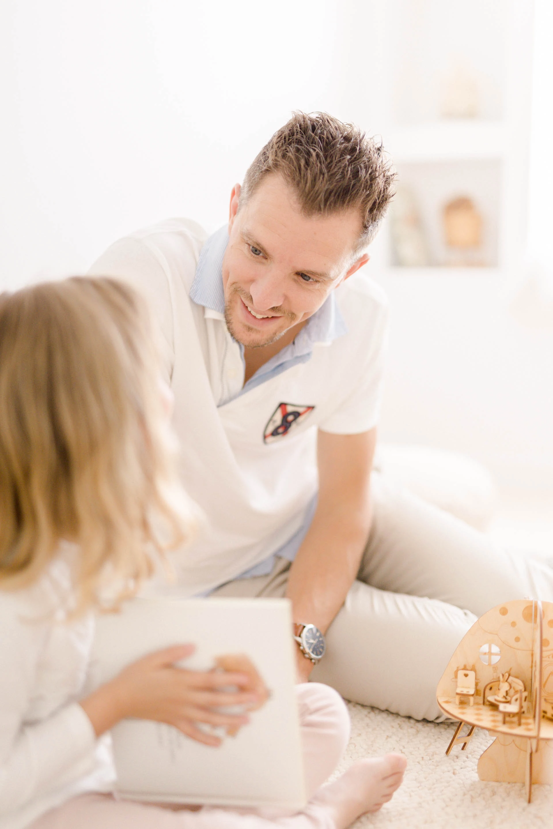 main bonheur enfant sourire amour